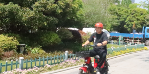 暑假已至 人民出行共享电单车提醒广大学子注意骑行安全